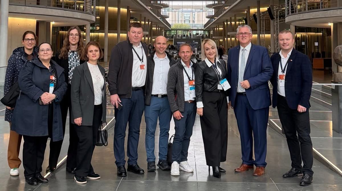 Die deutsch-ukrainische Delegation beim Besuch im Deutschen Bundestag auf Einladung von Michael Donth.